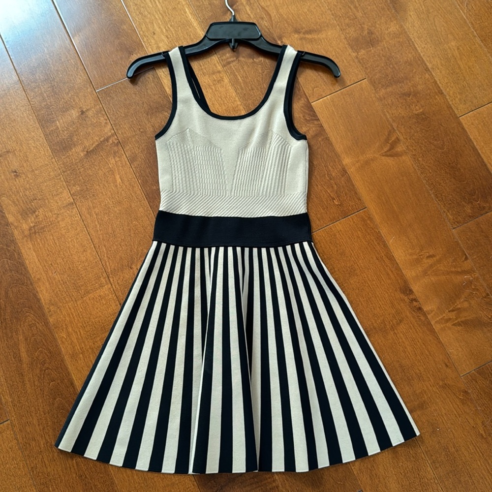 Guess Dress - Picture 3 of 3